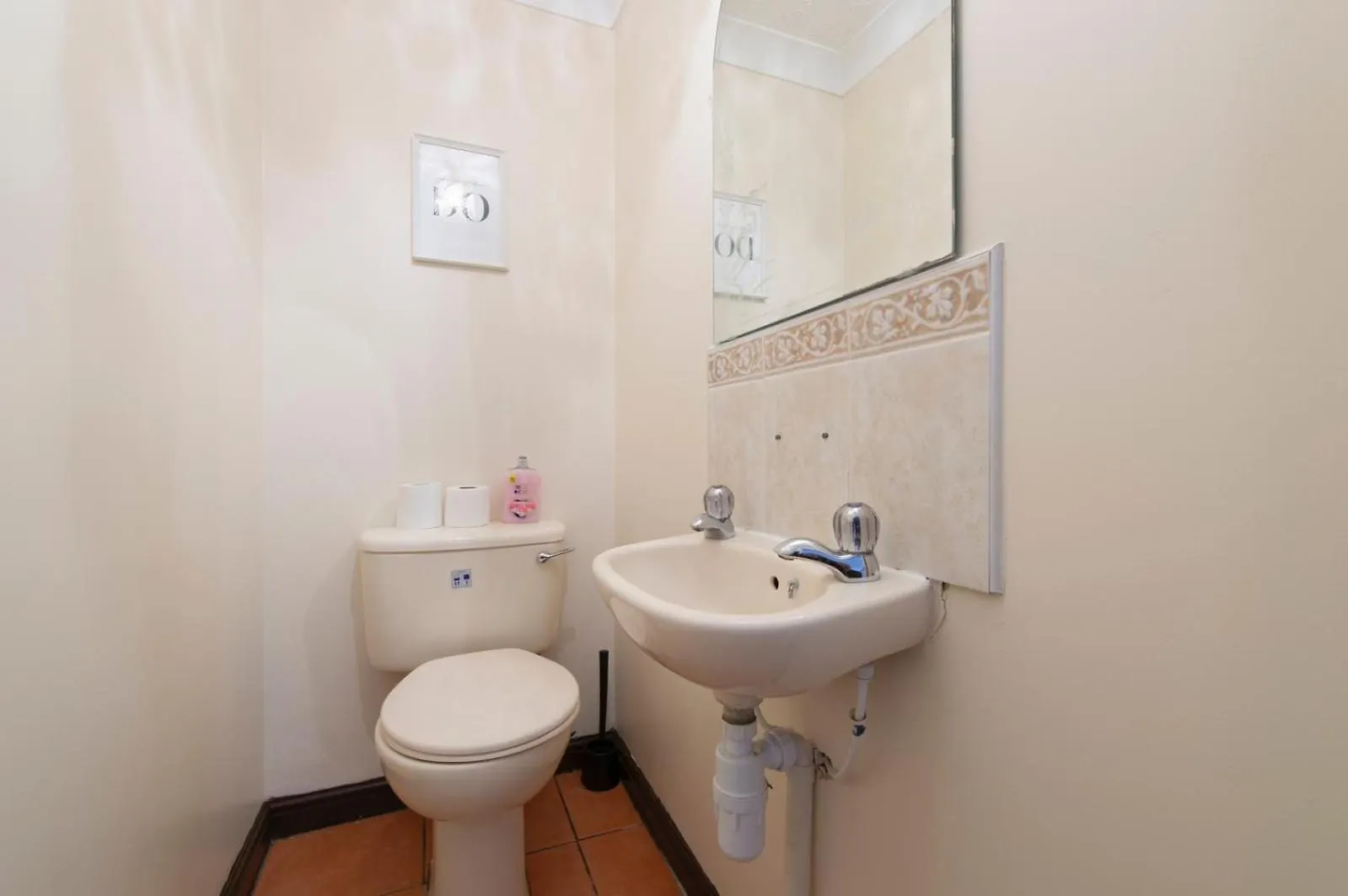 Lovely 5 Bed House With 8 Beds In Thamesmead Thamesmead  0*, Thamesmead (Greater London) United Kingdom