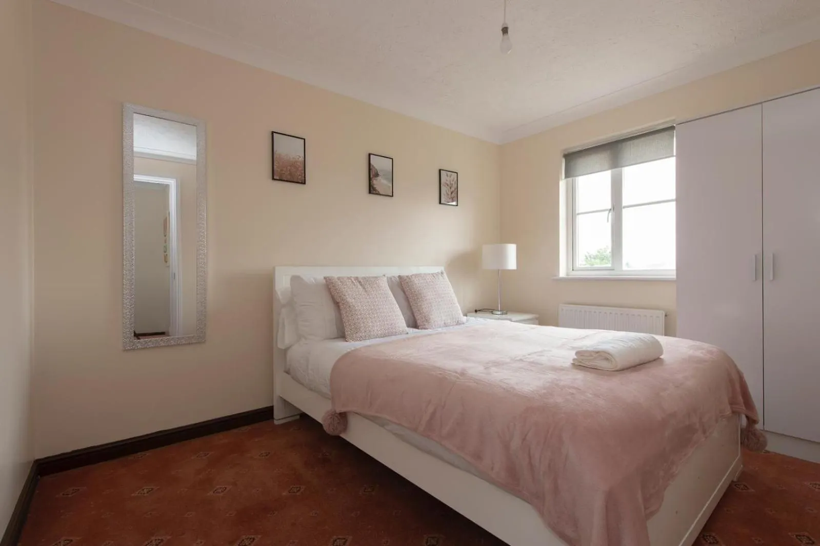Lovely 5 Bed House With 8 Beds In Thamesmead Thamesmead  Thamesmead (Greater London)