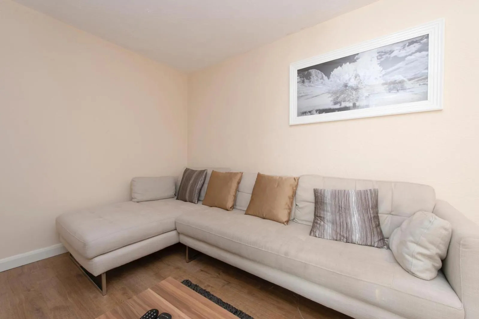 Lovely 5 Bed House With 8 Beds In Thamesmead Thamesmead  Wielka Brytania