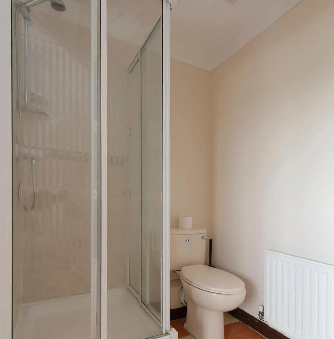 Apartament Lovely 5 Bed House With 8 Beds In Thamesmead Thamesmead