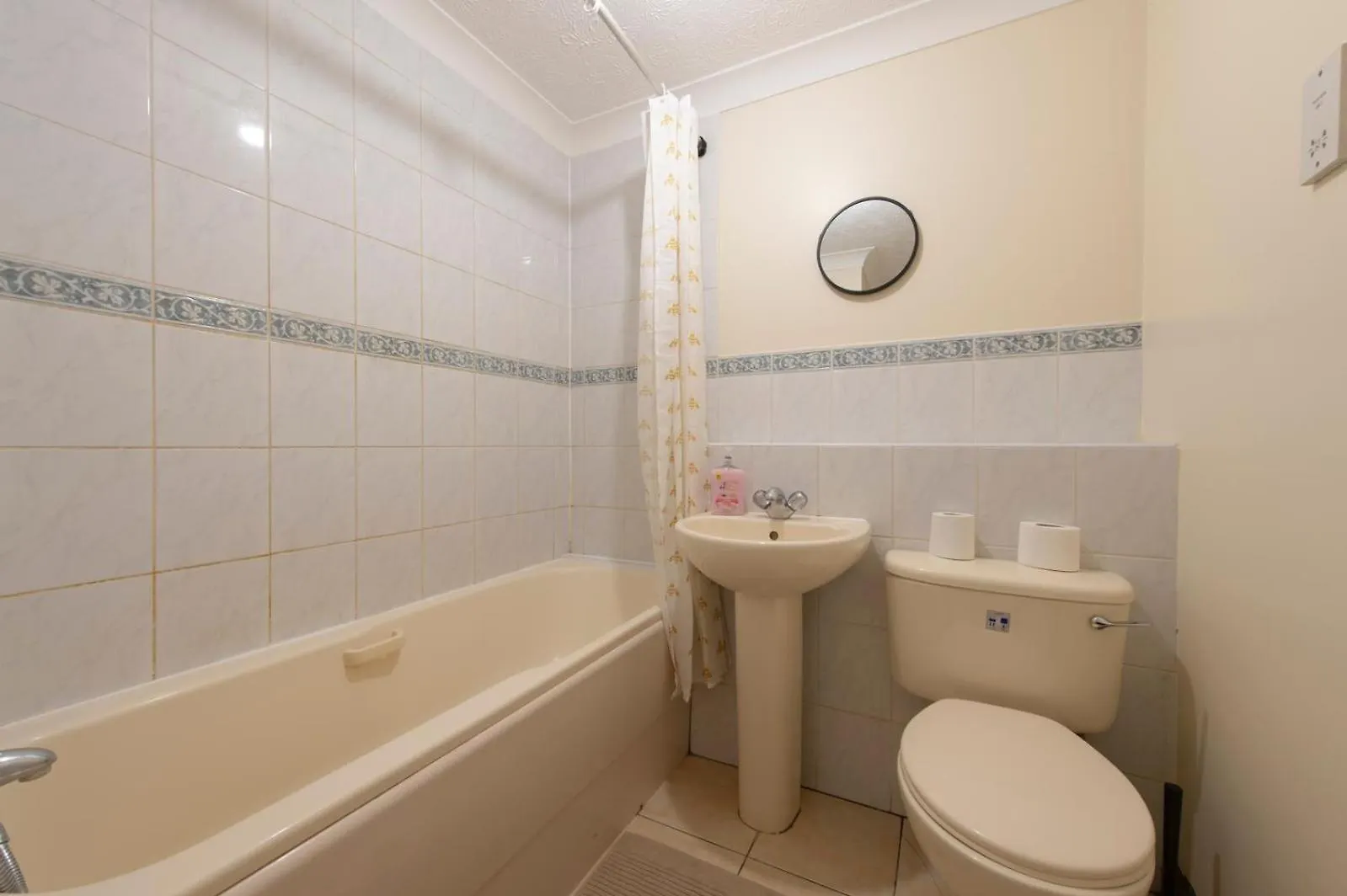 Lovely 5 Bed House With 8 Beds In Thamesmead Thamesmead  Apartament Thamesmead (Greater London)