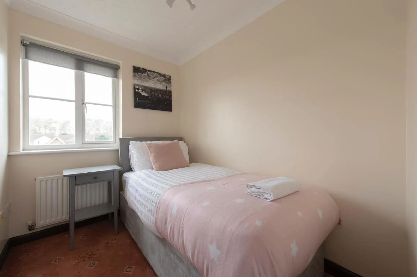 Lovely 5 Bed House With 8 Beds In Thamesmead Thamesmead  Apartament Thamesmead (Greater London)